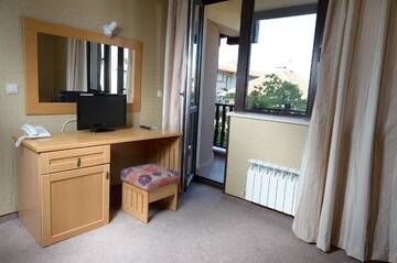 Фото номера Люкс с балконом Отель Family Hotel Demetra г. Берковица 2